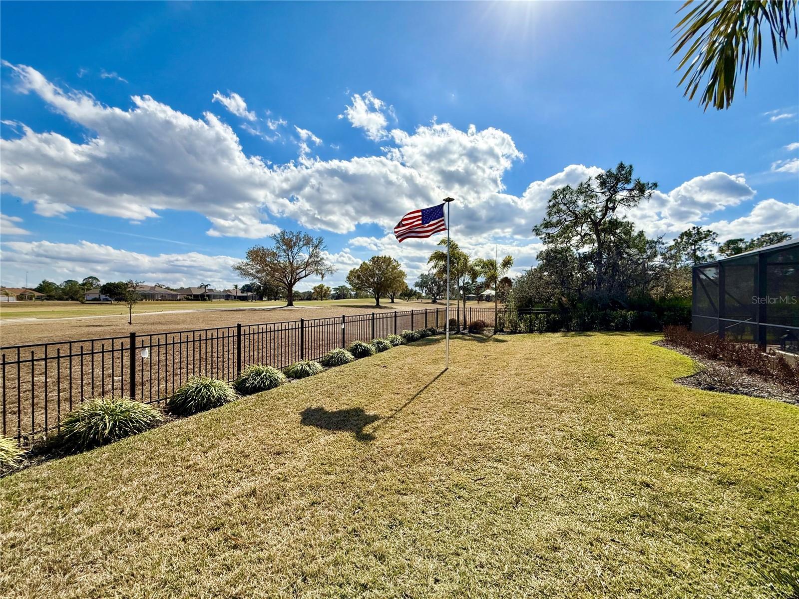 SUN N LAKE - Residential