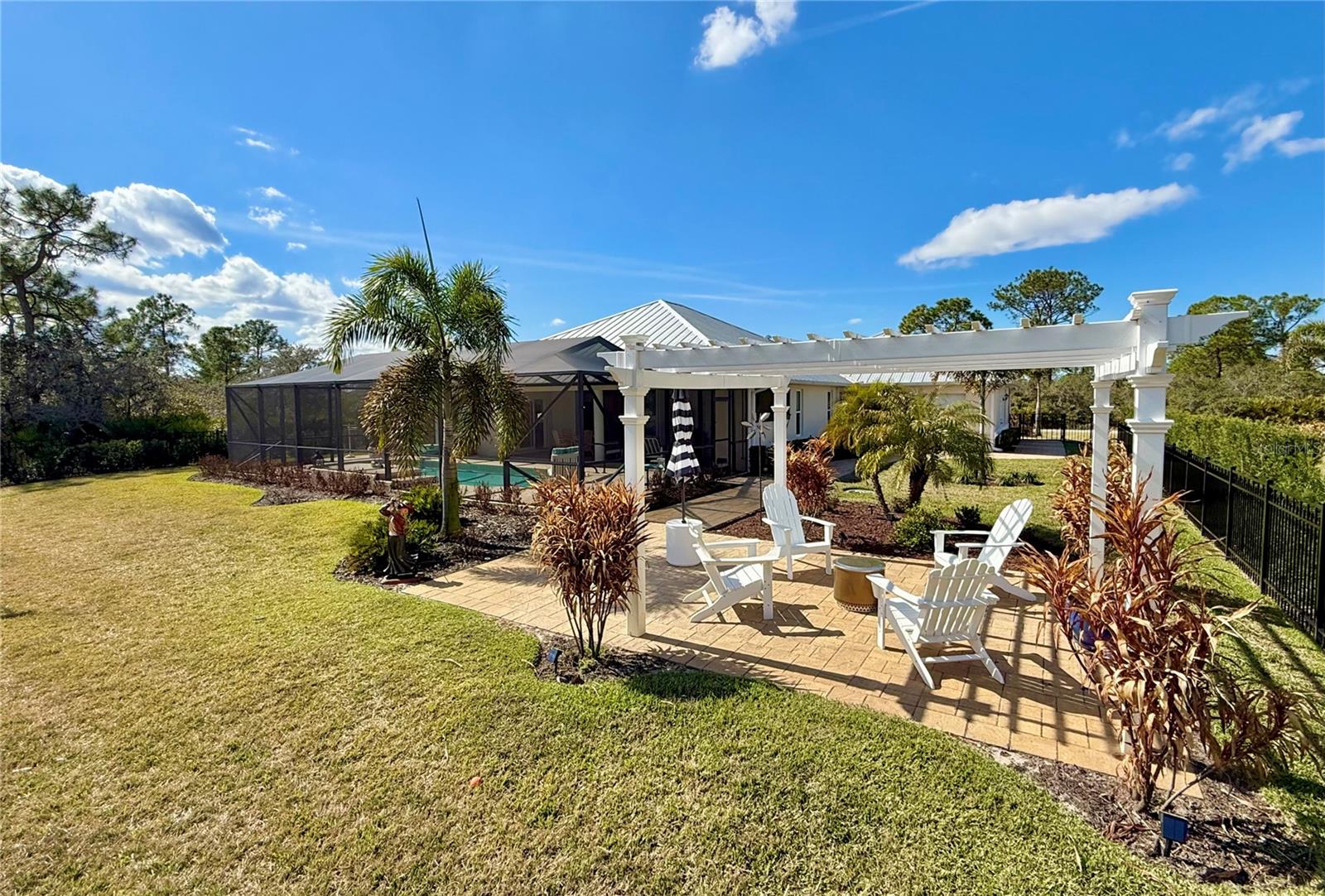 SUN N LAKE - Residential