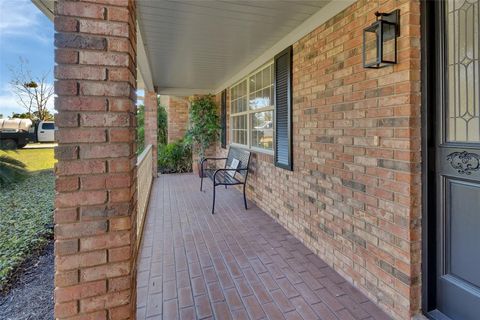 A home in DEBARY