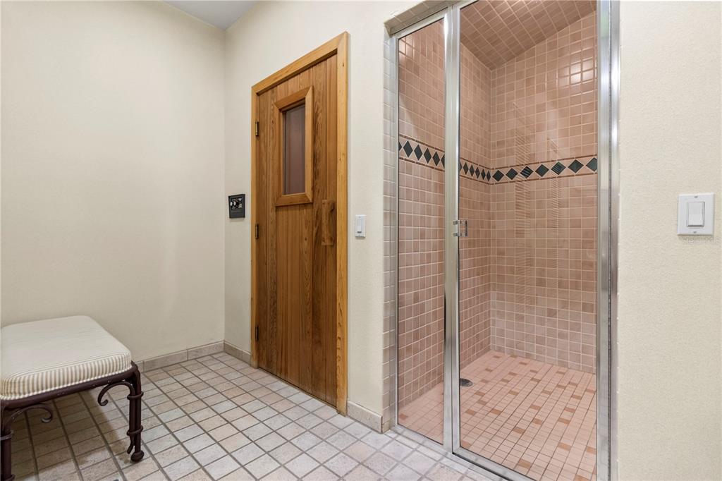 VIZCAYA AT LONGBOAT KEY PH 01 - Residential