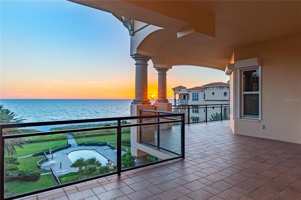 VIZCAYA AT LONGBOAT KEY PH 01 - Residential