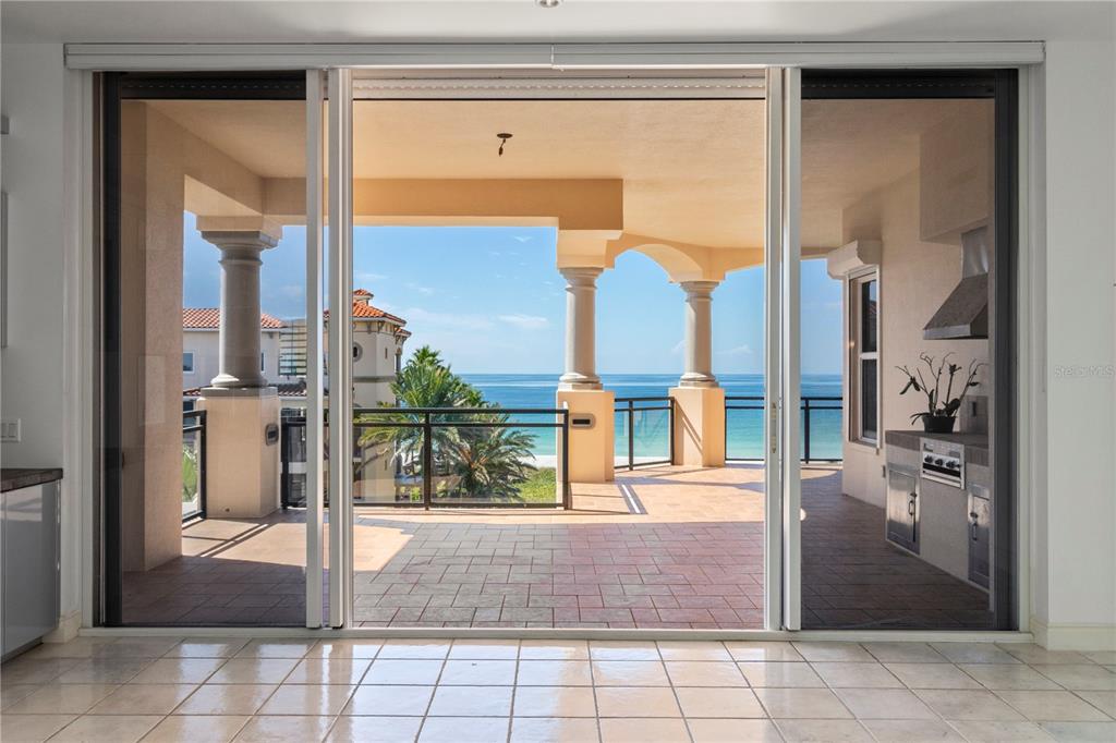 VIZCAYA AT LONGBOAT KEY PH 01 - Residential