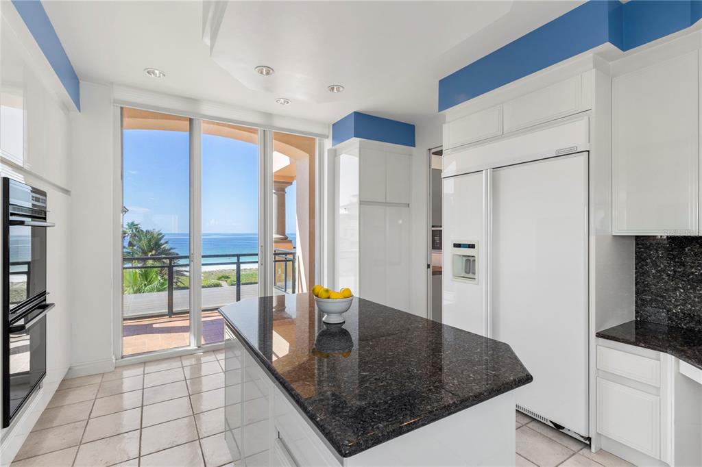 VIZCAYA AT LONGBOAT KEY PH 01 - Residential