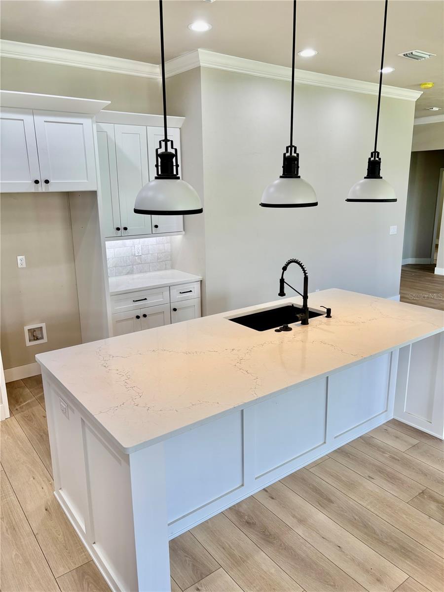 WESTON OAKS - Residential