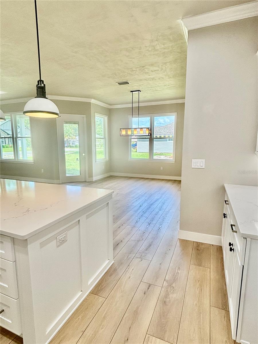 WESTON OAKS - Residential