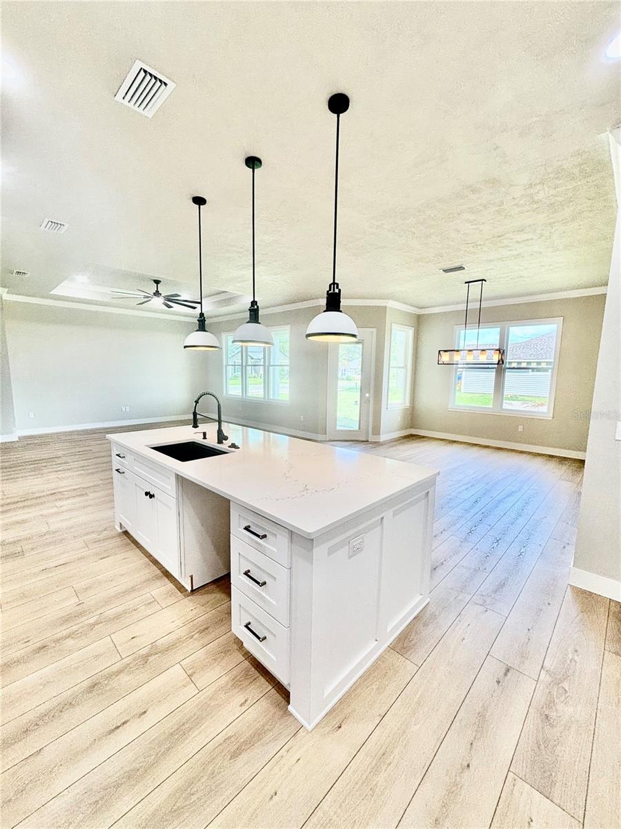 WESTON OAKS - Residential