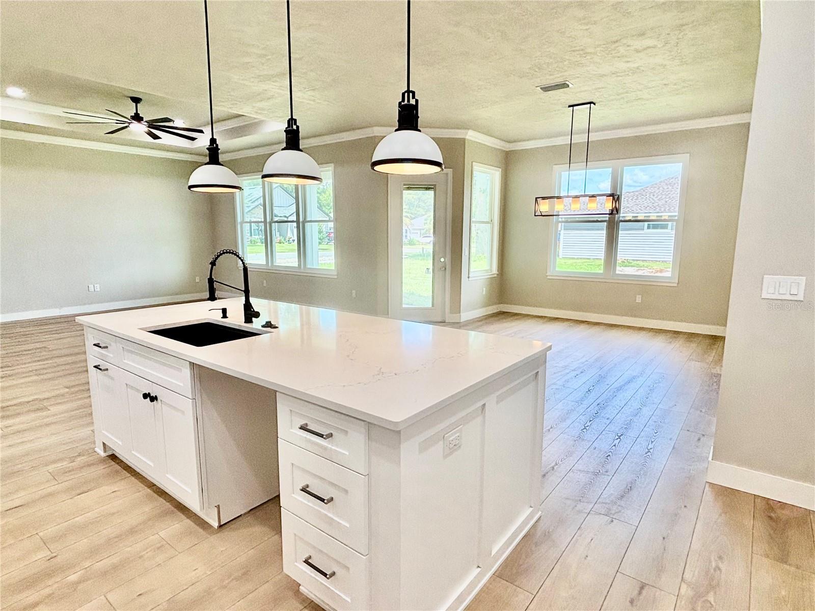 WESTON OAKS - Residential