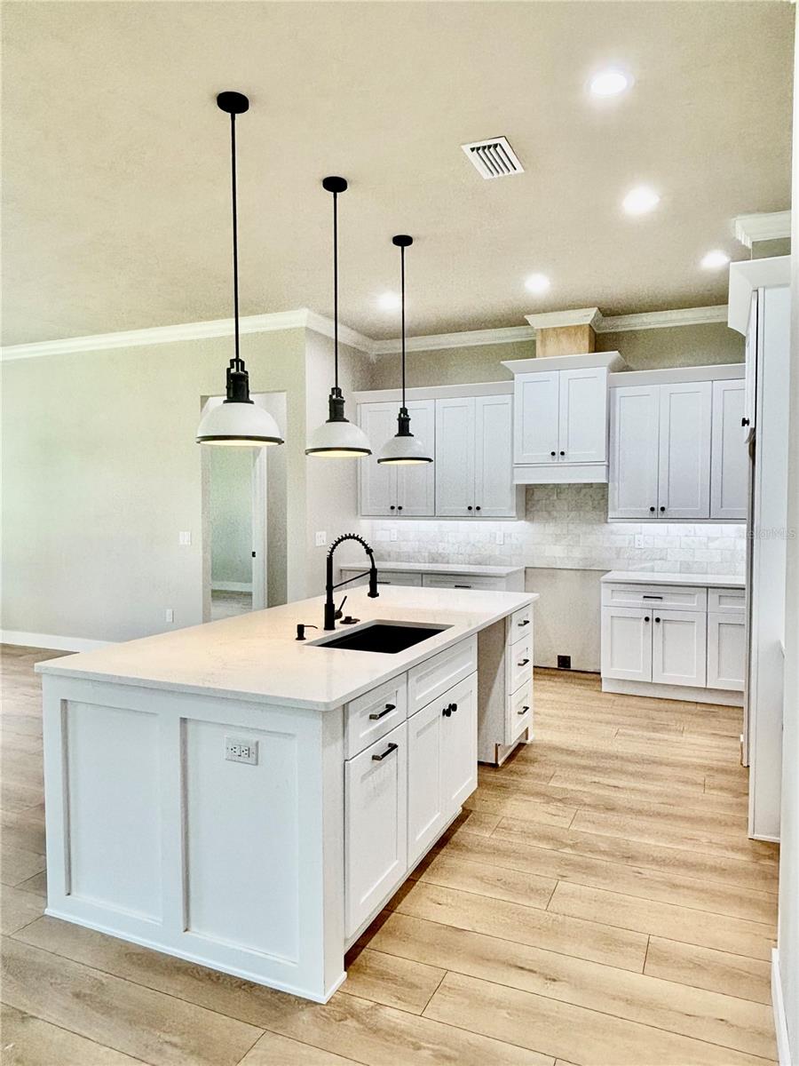 WESTON OAKS - Residential