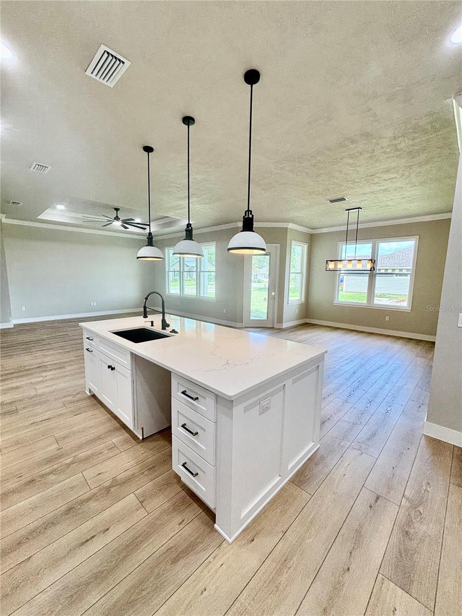 WESTON OAKS - Residential