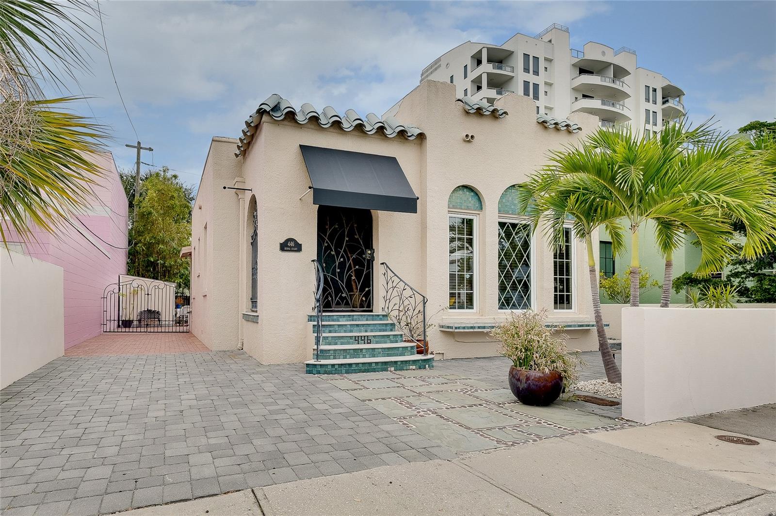 BURNS COURT - Residential