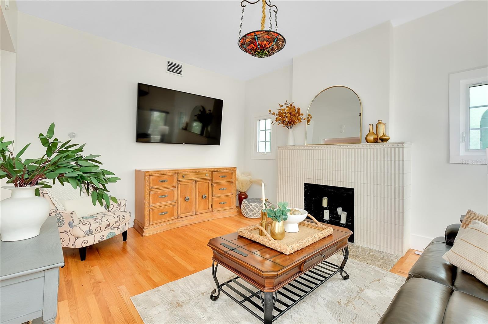 BURNS COURT - Residential