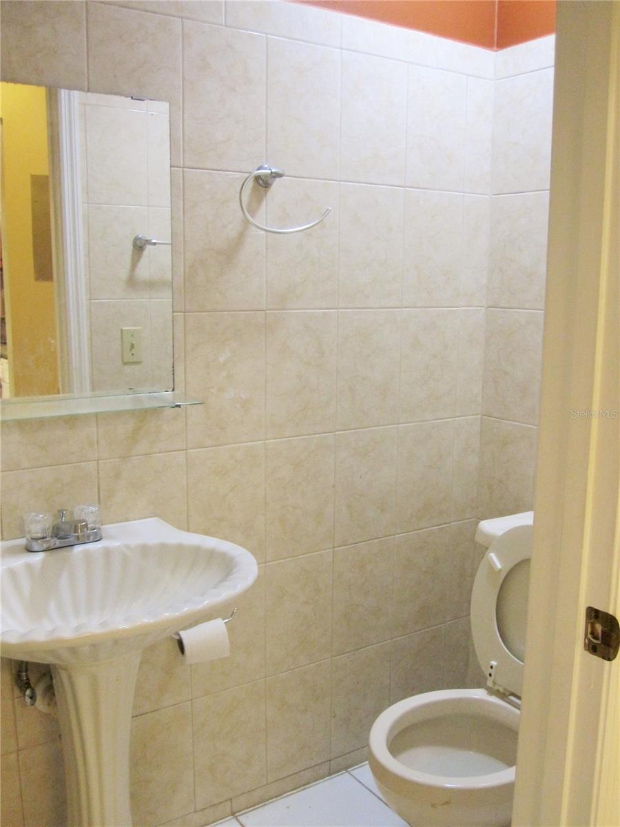 FAIRCREST I CONDO - Residential Lease