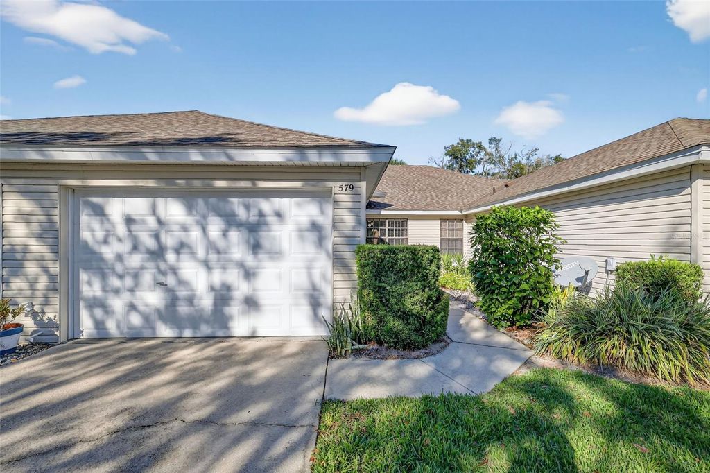 Photo of 579 Juniper Way, Tavares, FL 32778 (MLS # G5105608)