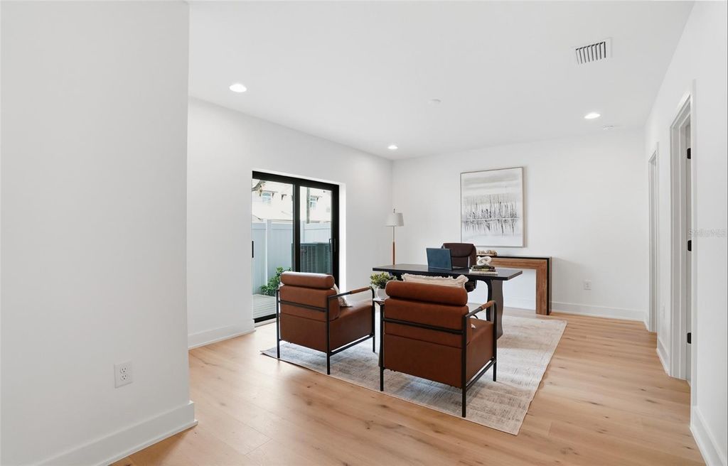 Photo of 3002 W Platt St #3, Tampa, FL 33609 (MLS # TB8494825)