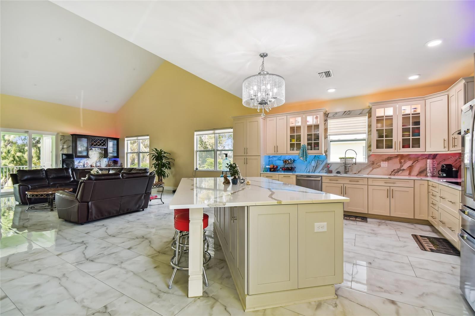 APOLLO BEACH UNIT SIX - Residential