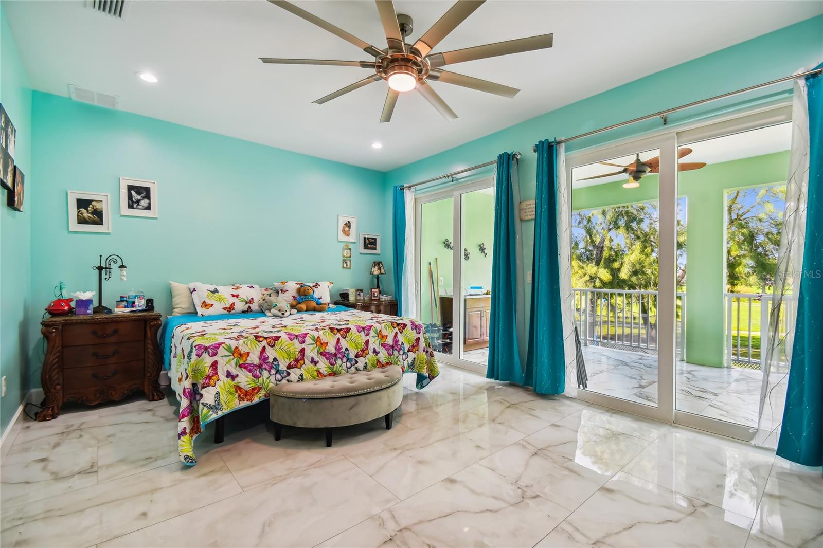 APOLLO BEACH UNIT SIX - Residential