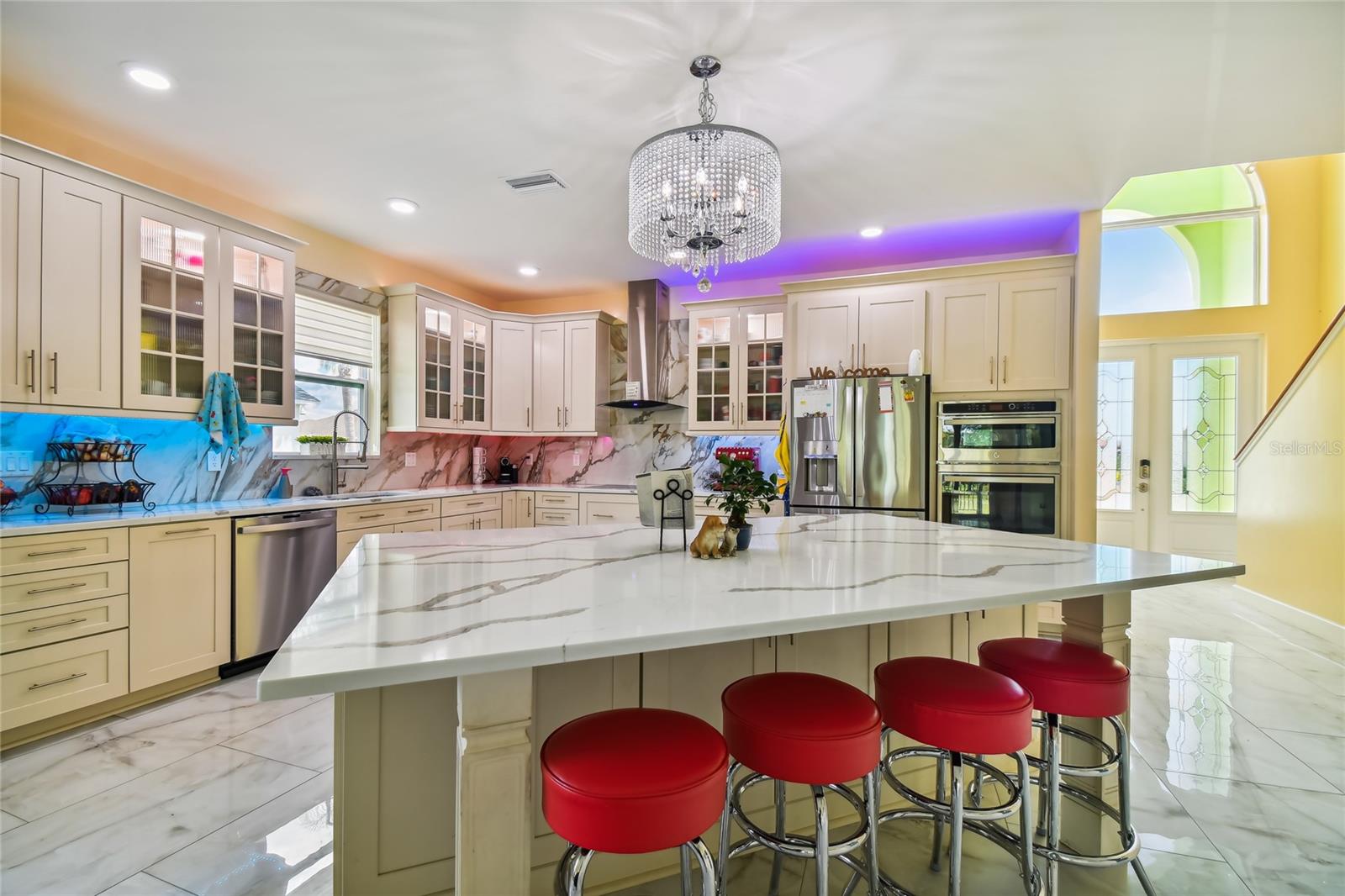 APOLLO BEACH UNIT SIX - Residential