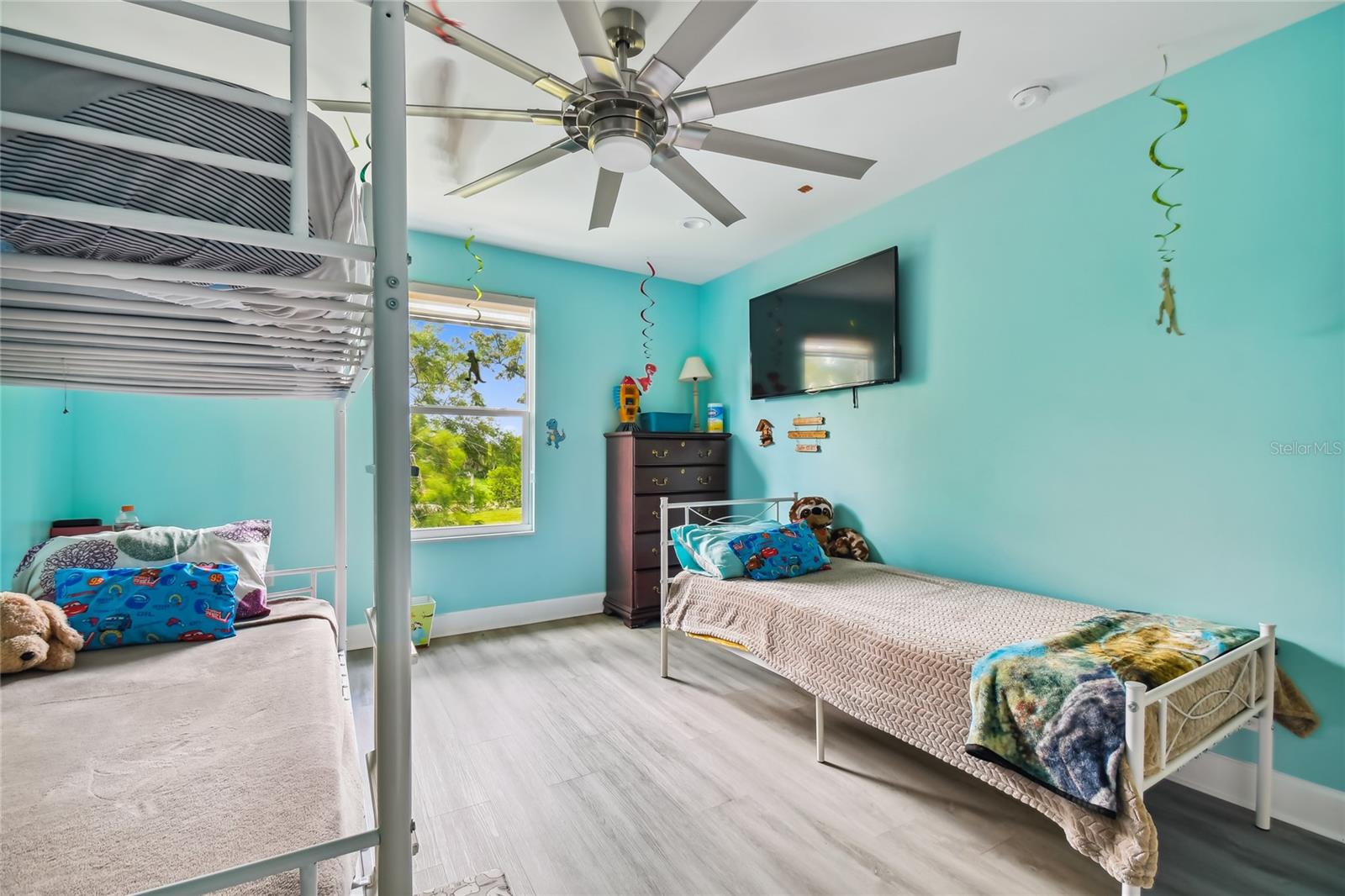 APOLLO BEACH UNIT SIX - Residential