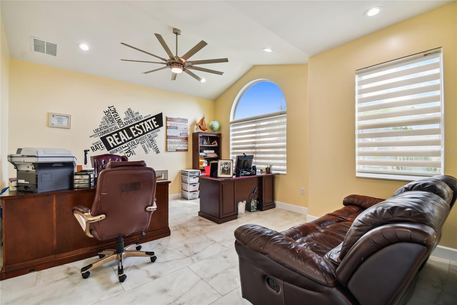 APOLLO BEACH UNIT SIX - Residential