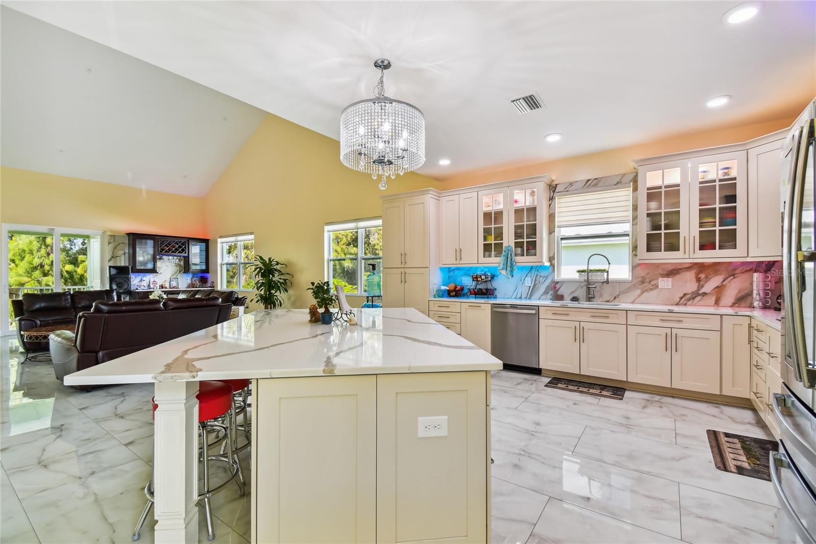 APOLLO BEACH UNIT SIX - Residential