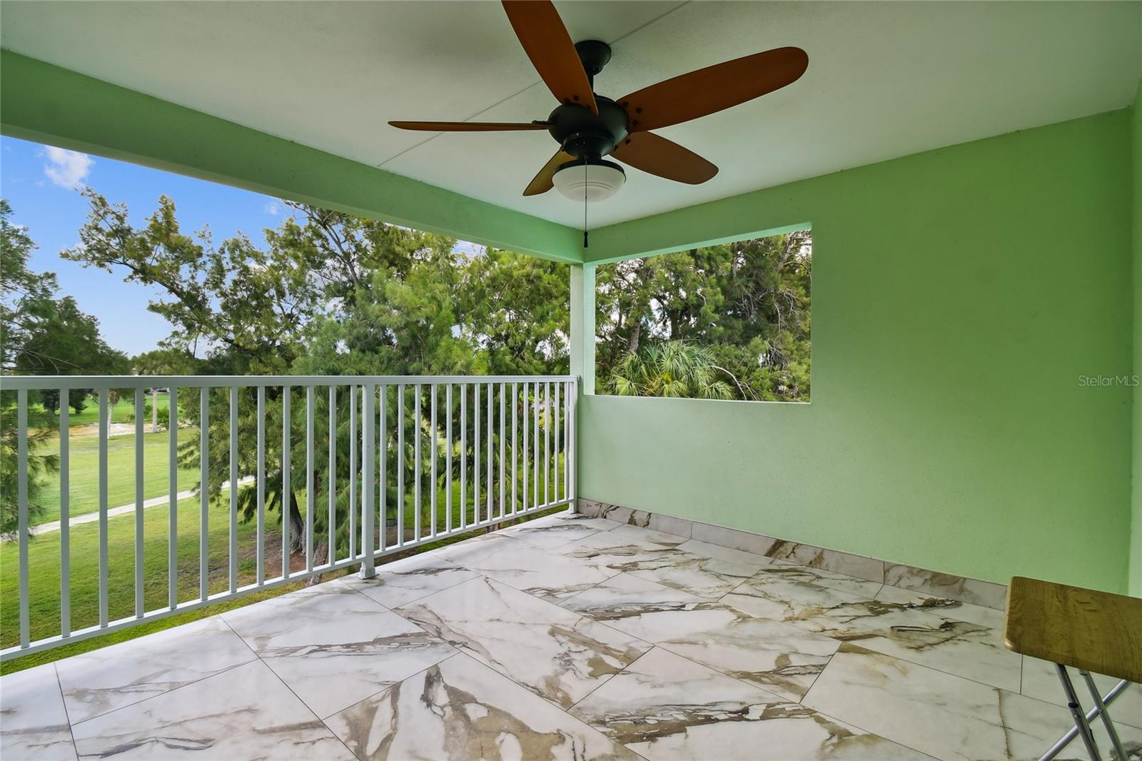 APOLLO BEACH UNIT SIX - Residential