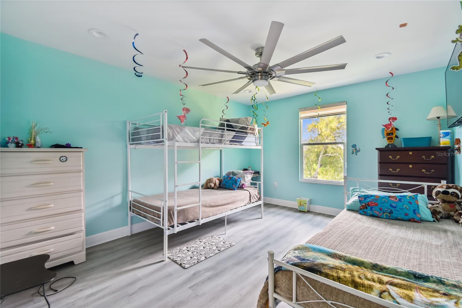 APOLLO BEACH UNIT SIX - Residential