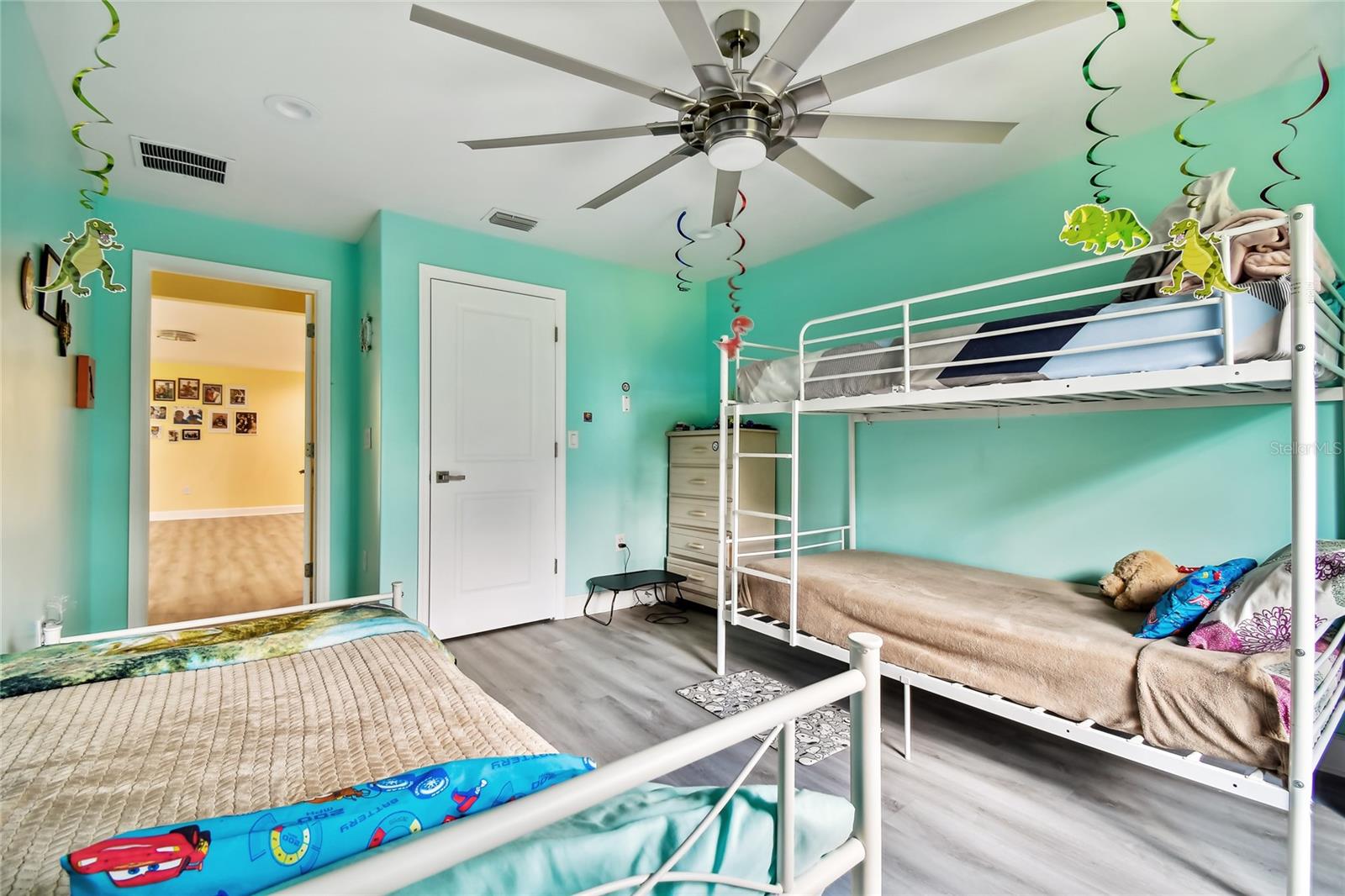 APOLLO BEACH UNIT SIX - Residential