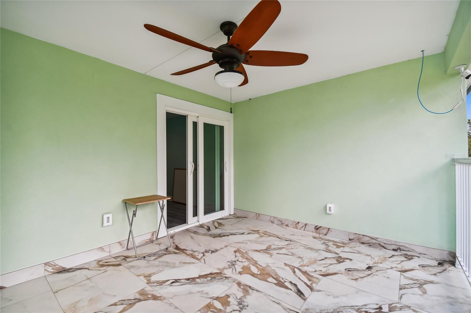 APOLLO BEACH UNIT SIX - Residential