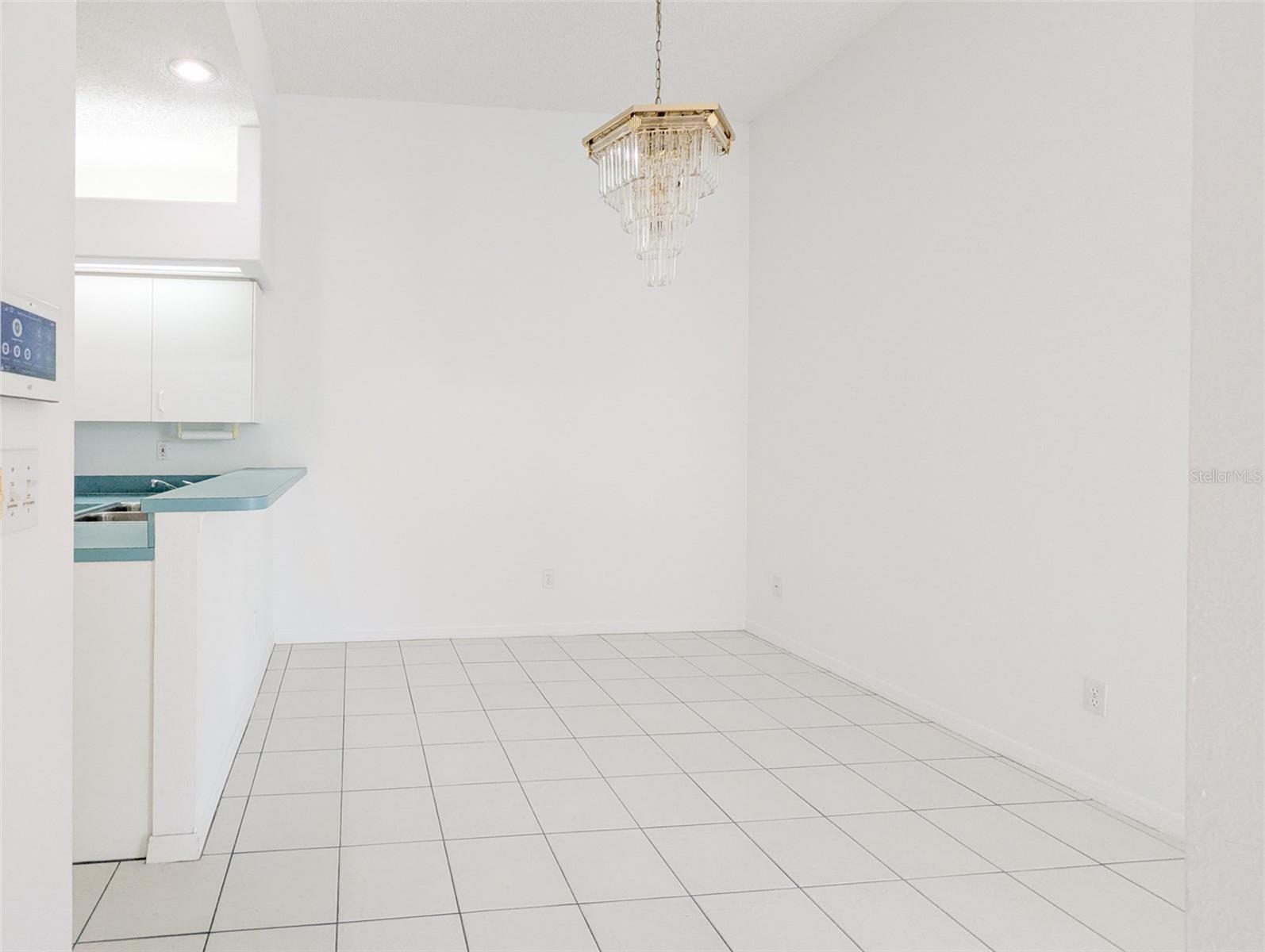 SUN KETCH TWNHMS AT CYPRESS LAKES - Residential