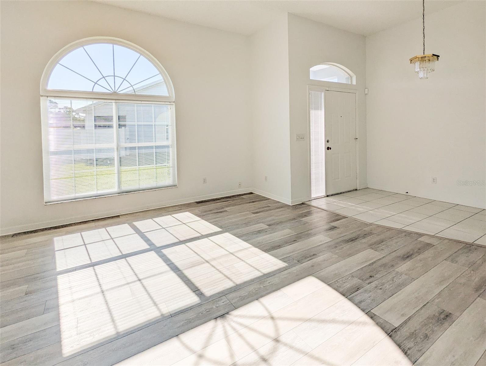 SUN KETCH TWNHMS AT CYPRESS LAKES - Residential