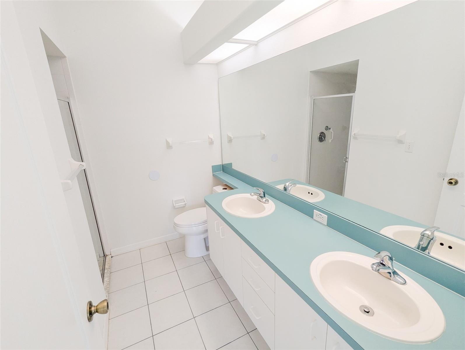 SUN KETCH TWNHMS AT CYPRESS LAKES - Residential