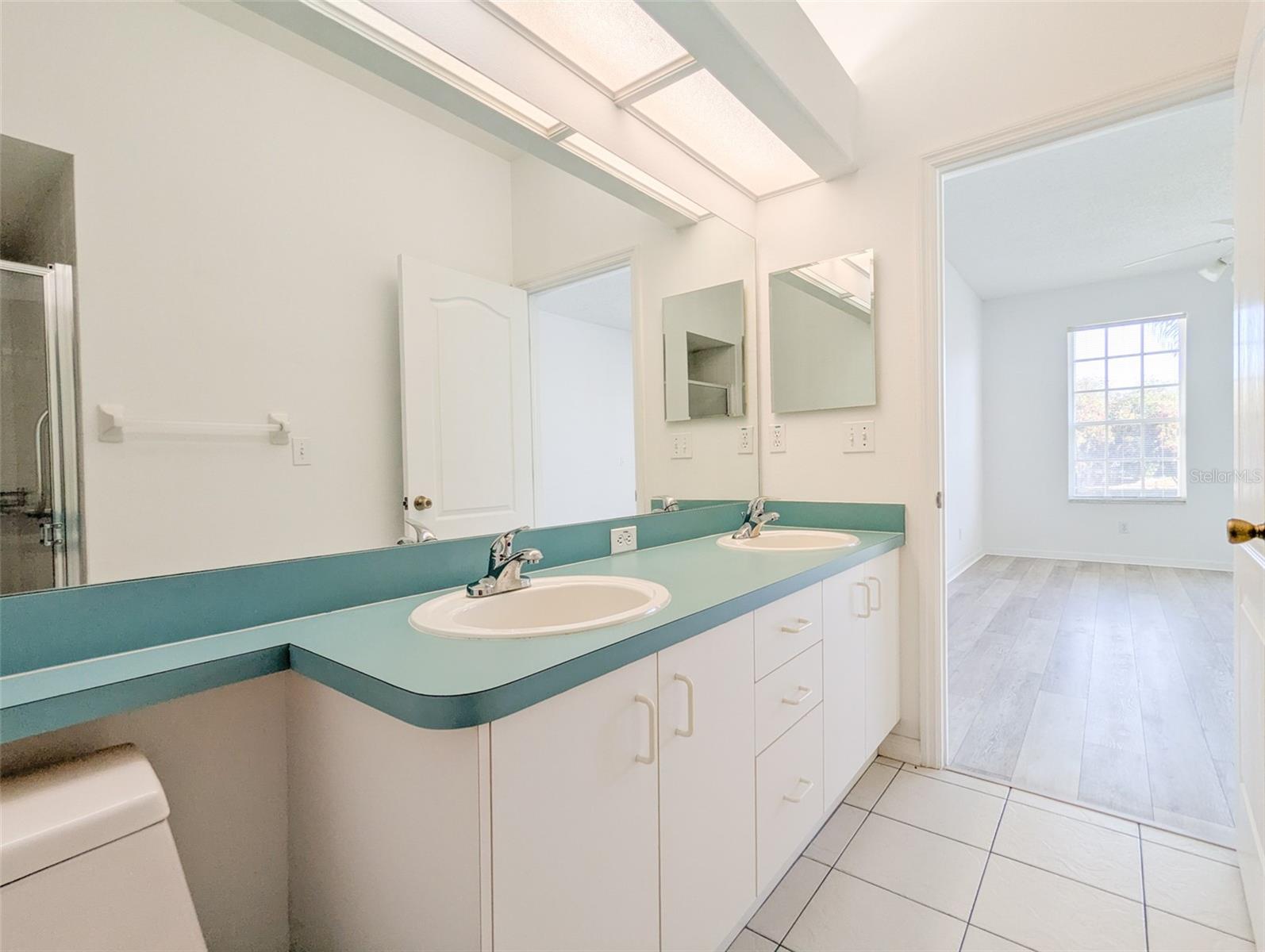 SUN KETCH TWNHMS AT CYPRESS LAKES - Residential