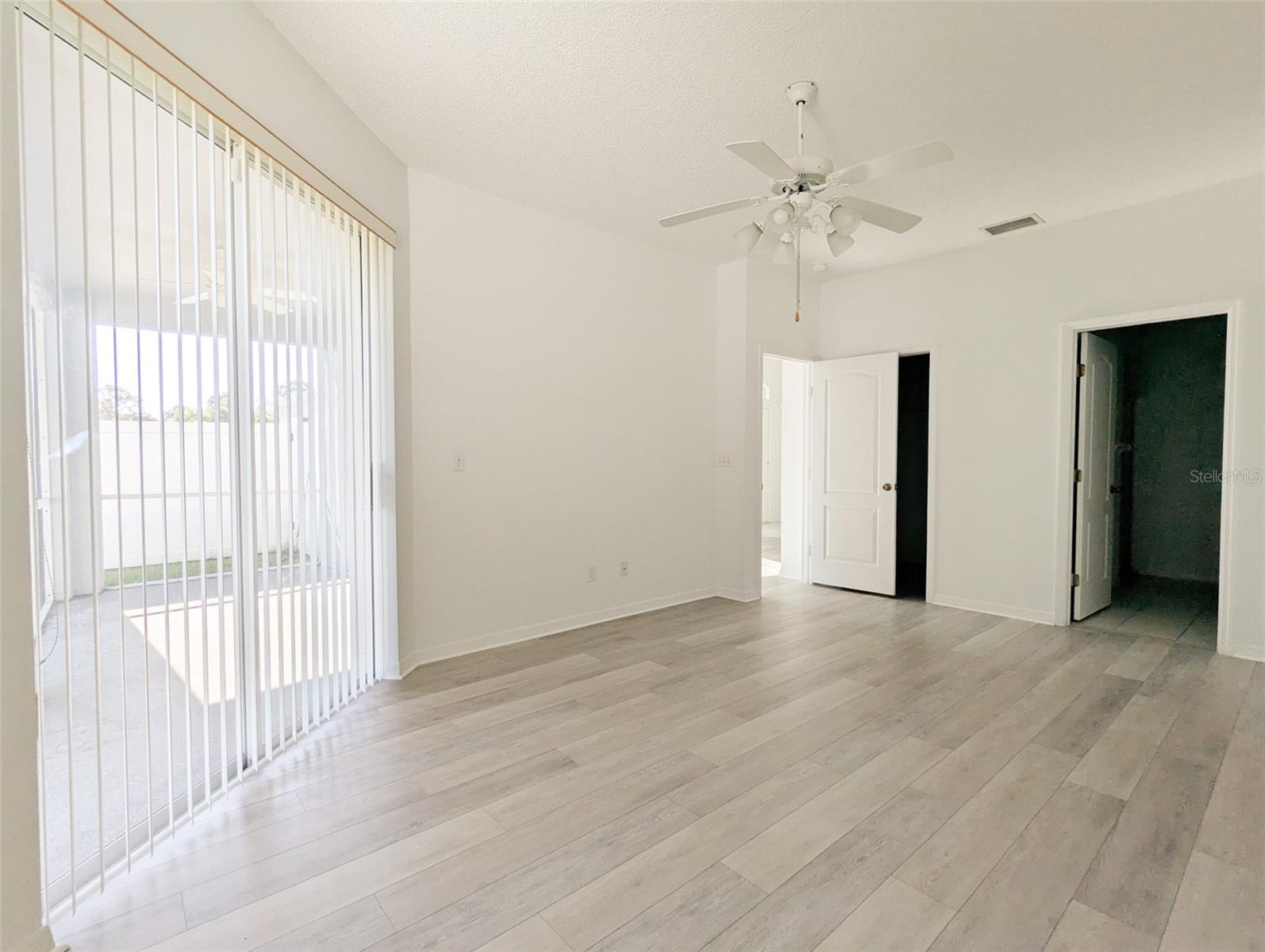 SUN KETCH TWNHMS AT CYPRESS LAKES - Residential