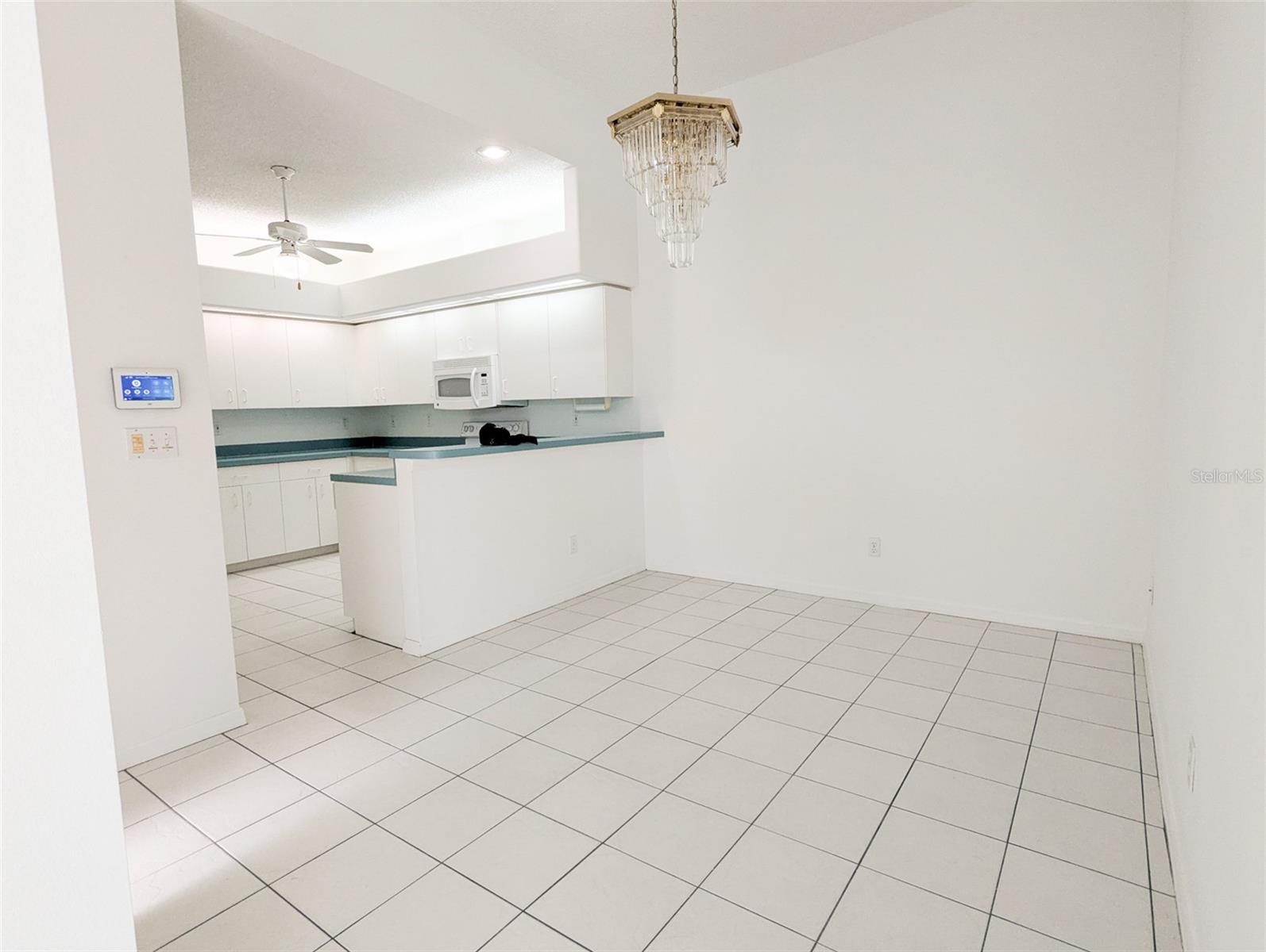 SUN KETCH TWNHMS AT CYPRESS LAKES - Residential