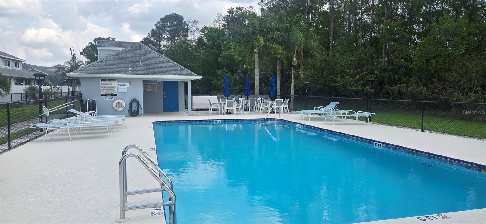 SUN KETCH TWNHMS AT CYPRESS LAKES - Residential