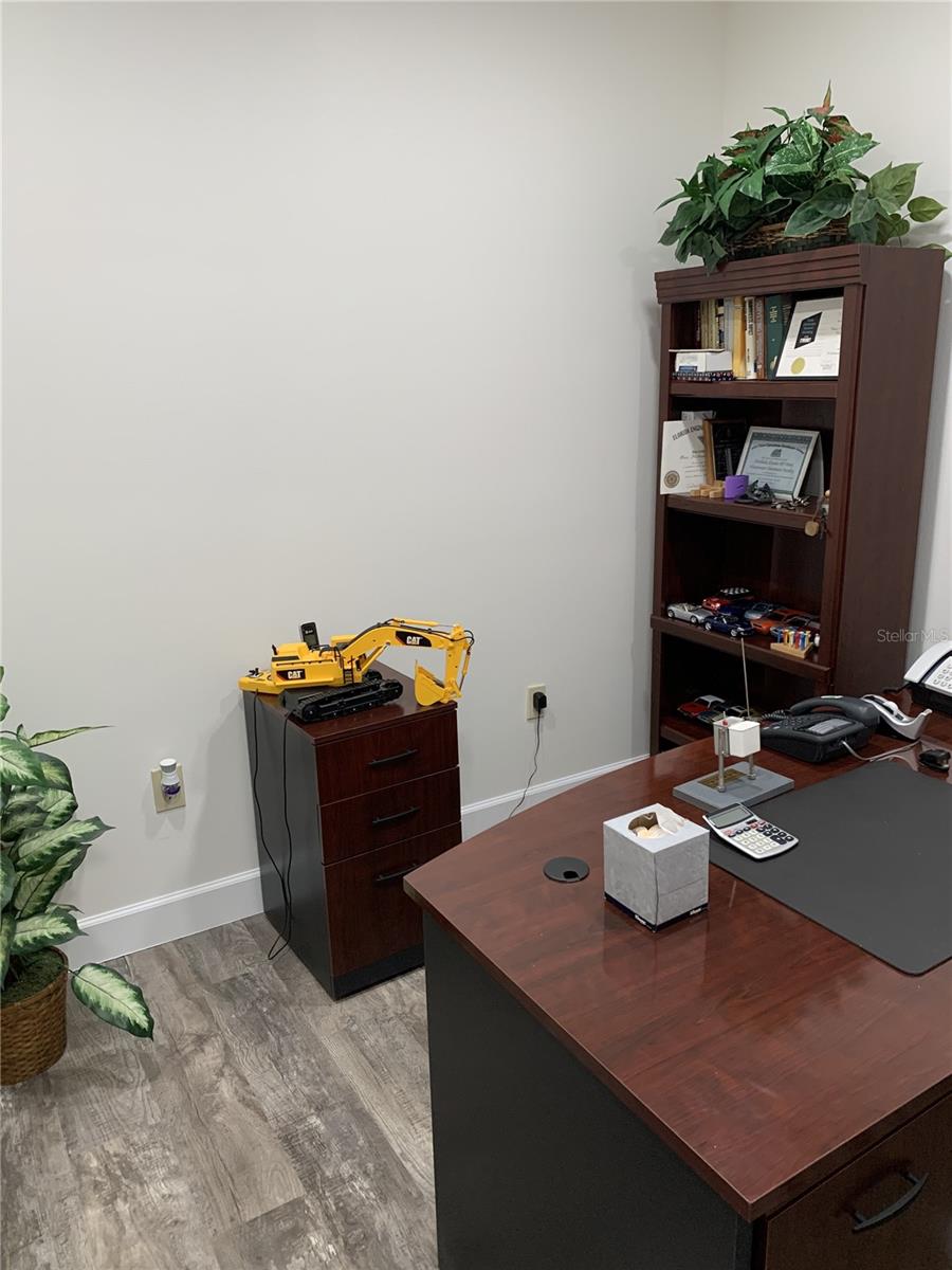 FRANKLIN FIELD BUS CENTER - Commercial Sale