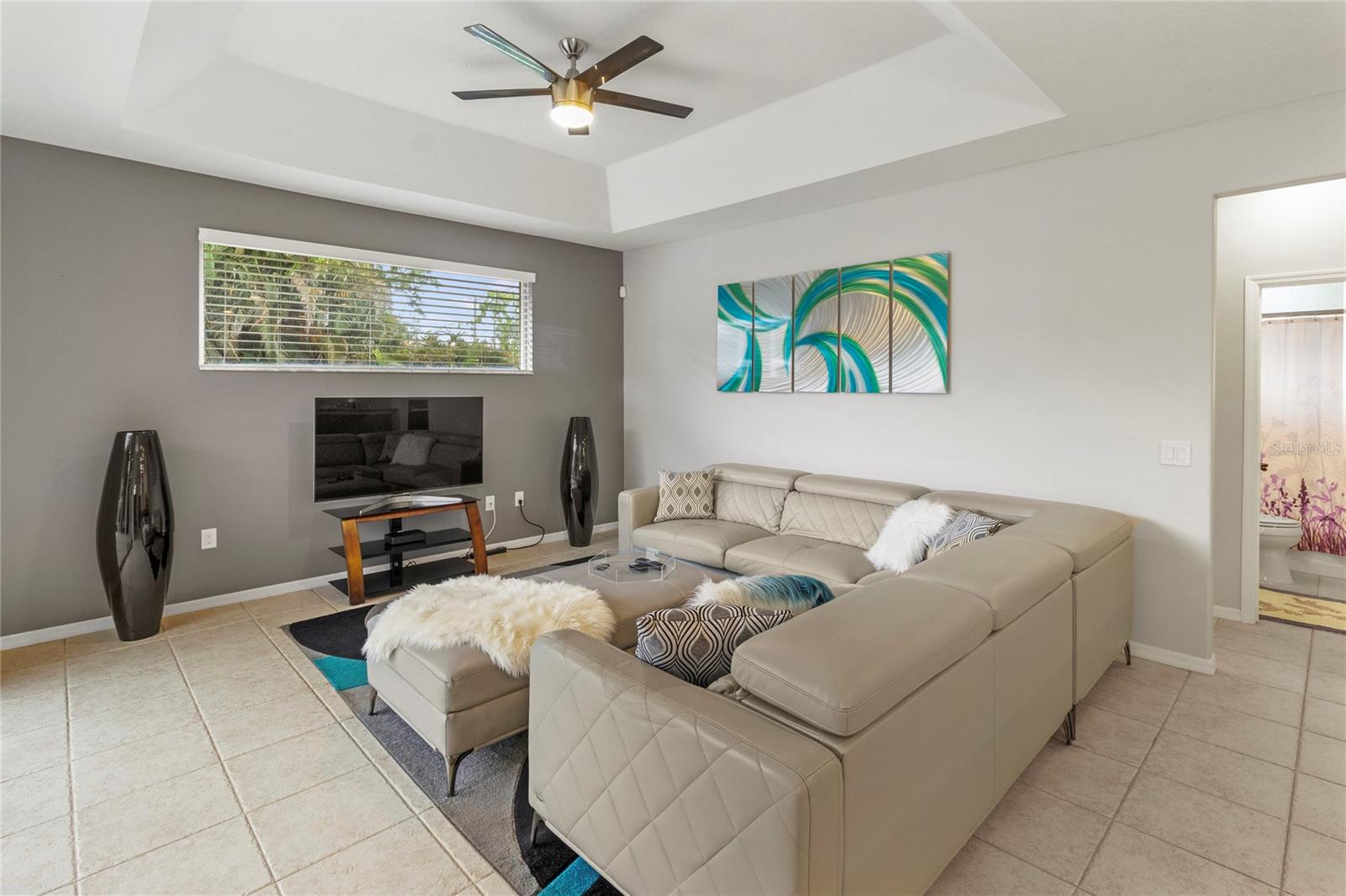 THREE OAKS - Residential