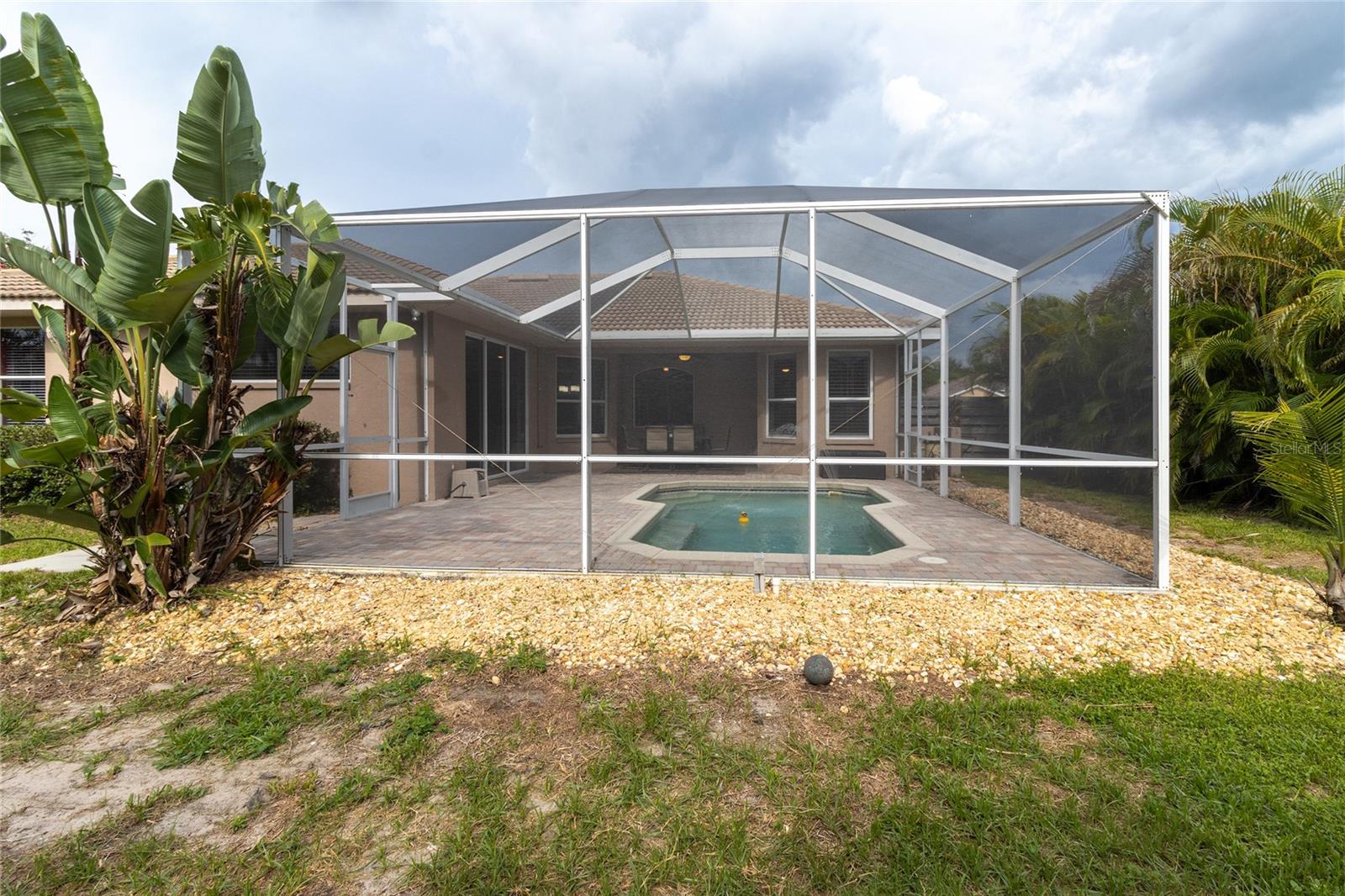 THREE OAKS - Residential