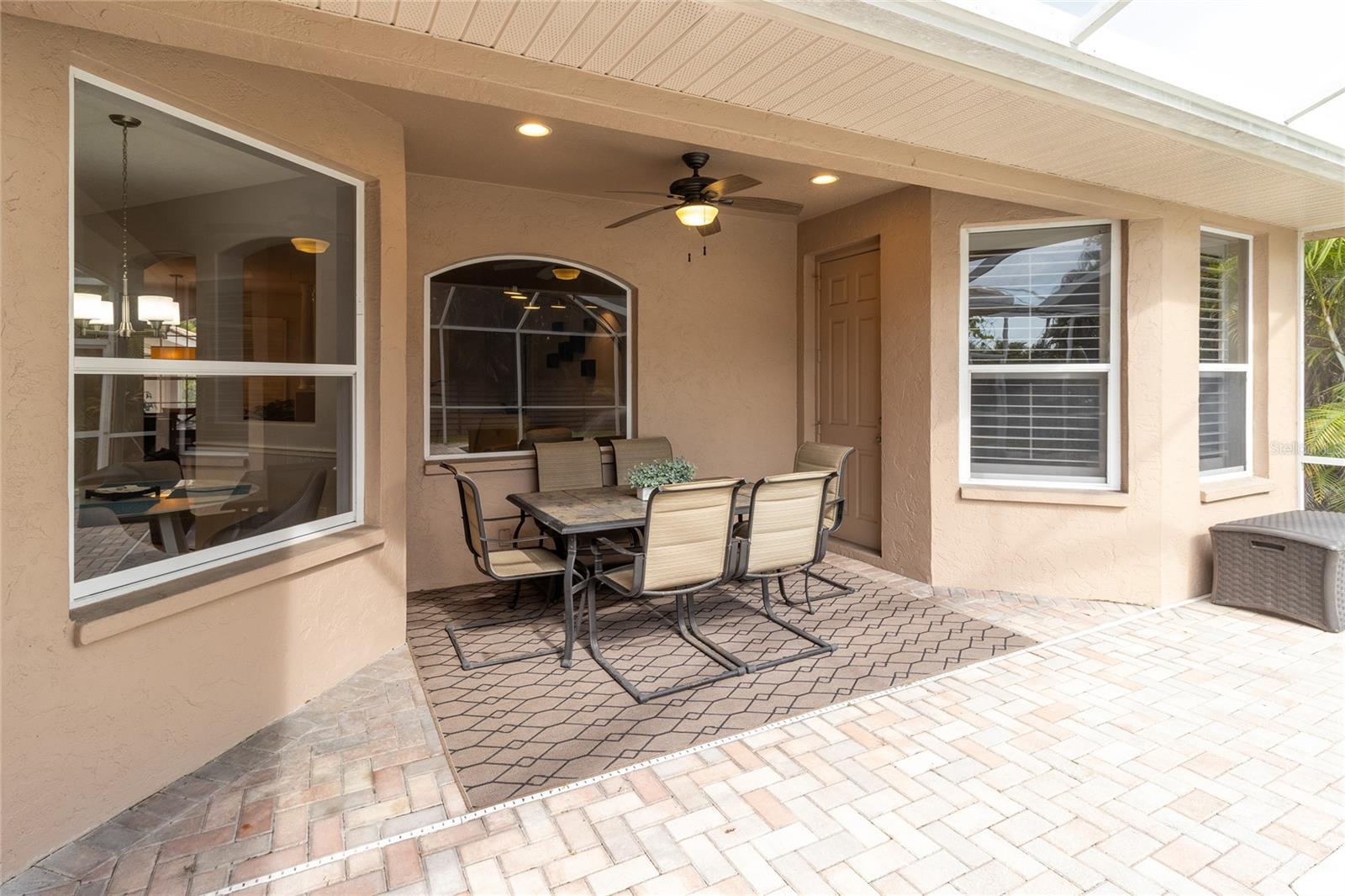 THREE OAKS - Residential