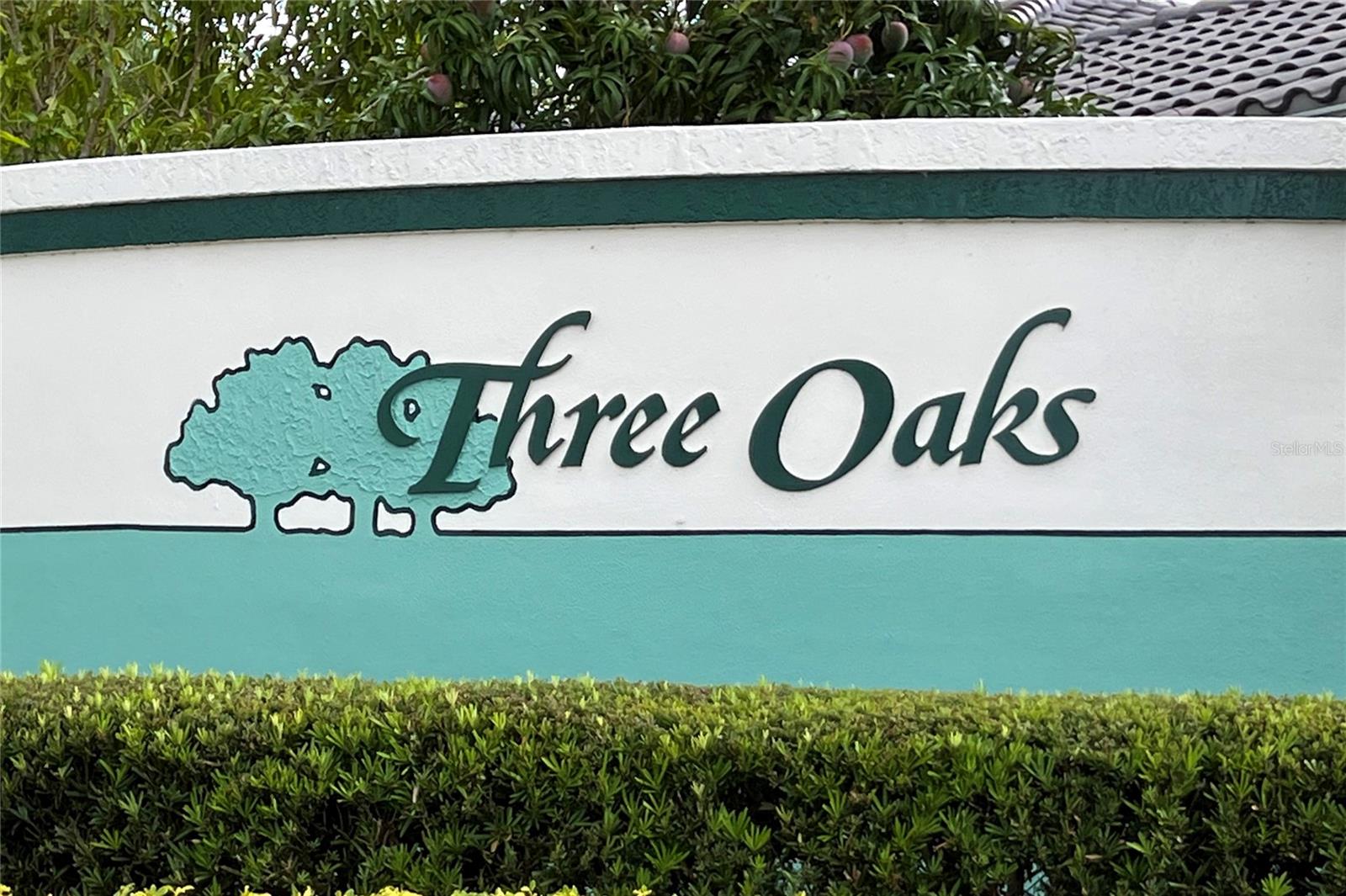 THREE OAKS - Residential