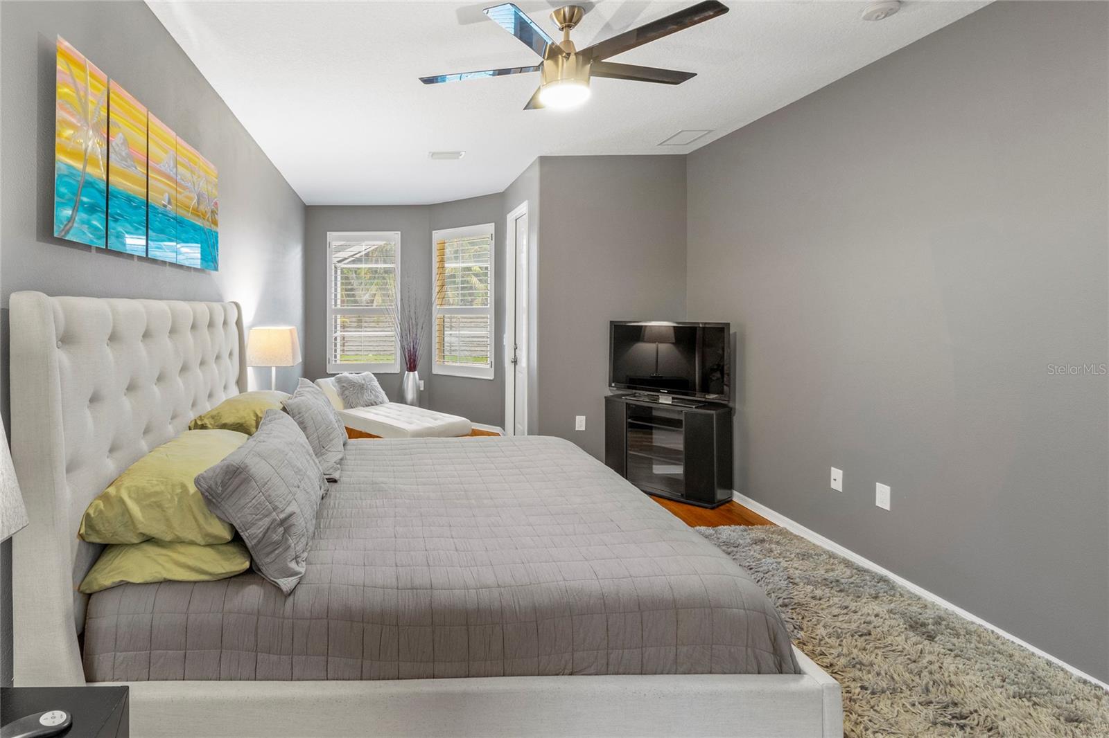 THREE OAKS - Residential