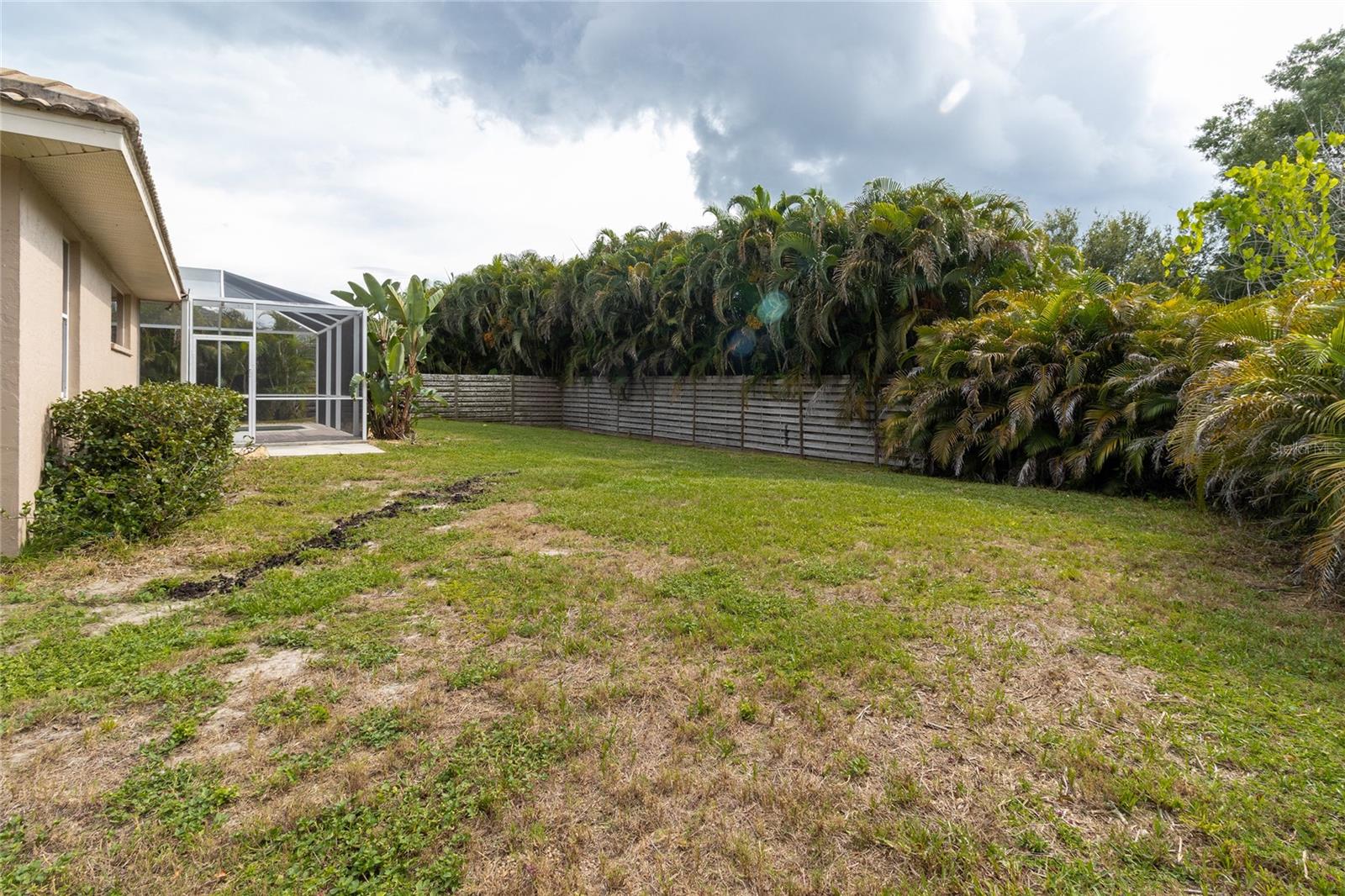 THREE OAKS - Residential