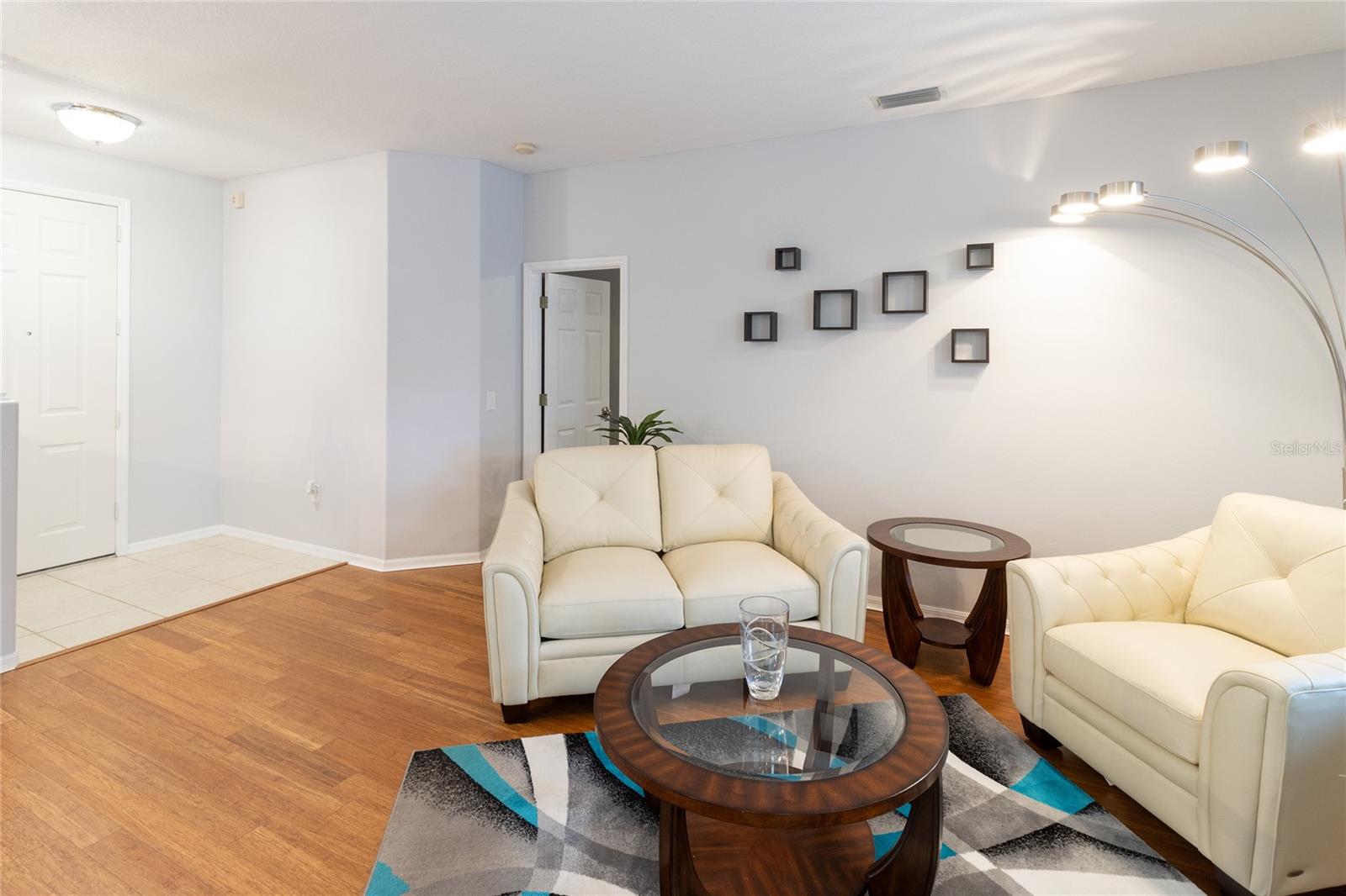 THREE OAKS - Residential