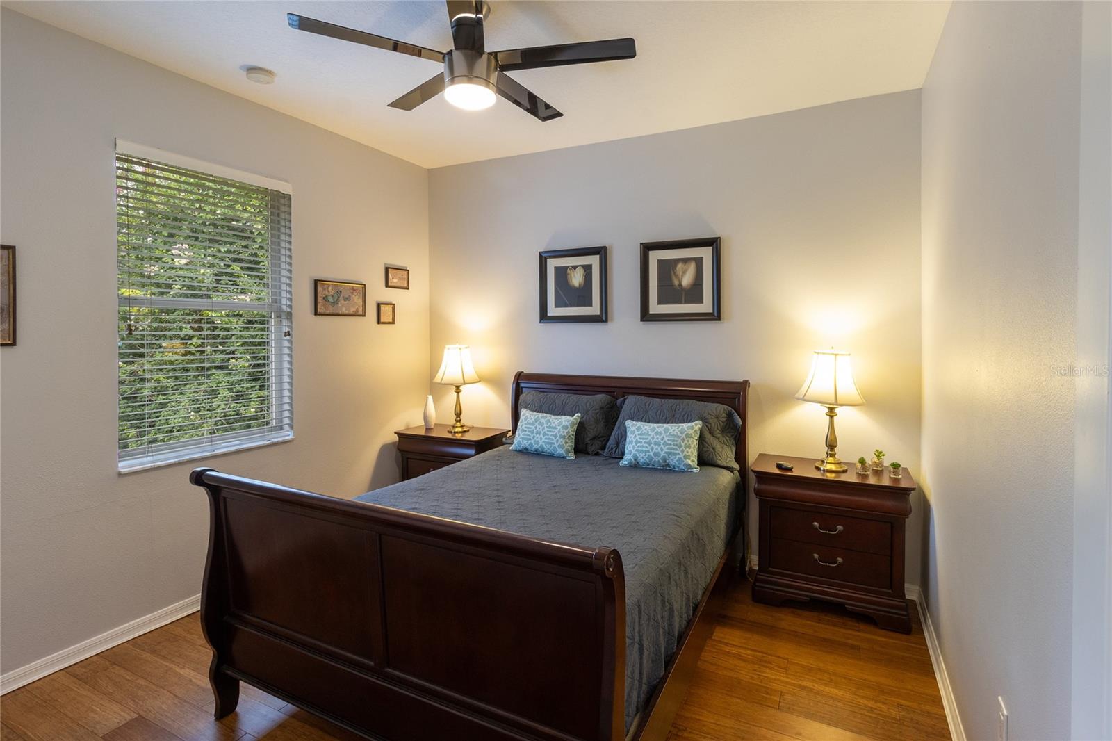 THREE OAKS - Residential