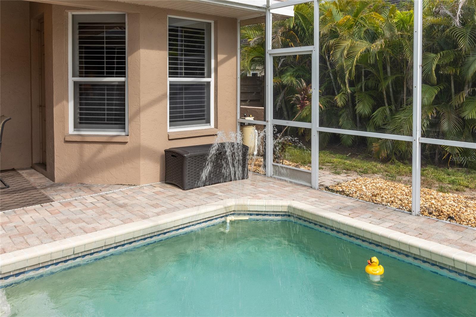 THREE OAKS - Residential