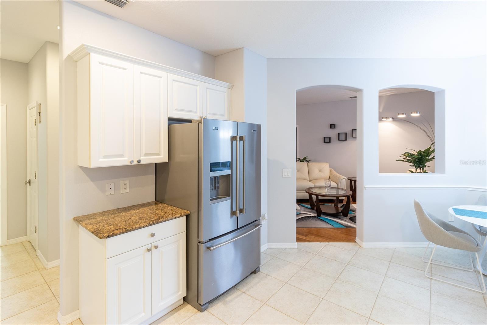 THREE OAKS - Residential