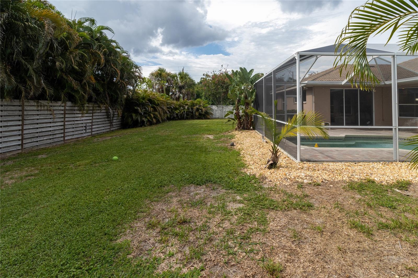 THREE OAKS - Residential