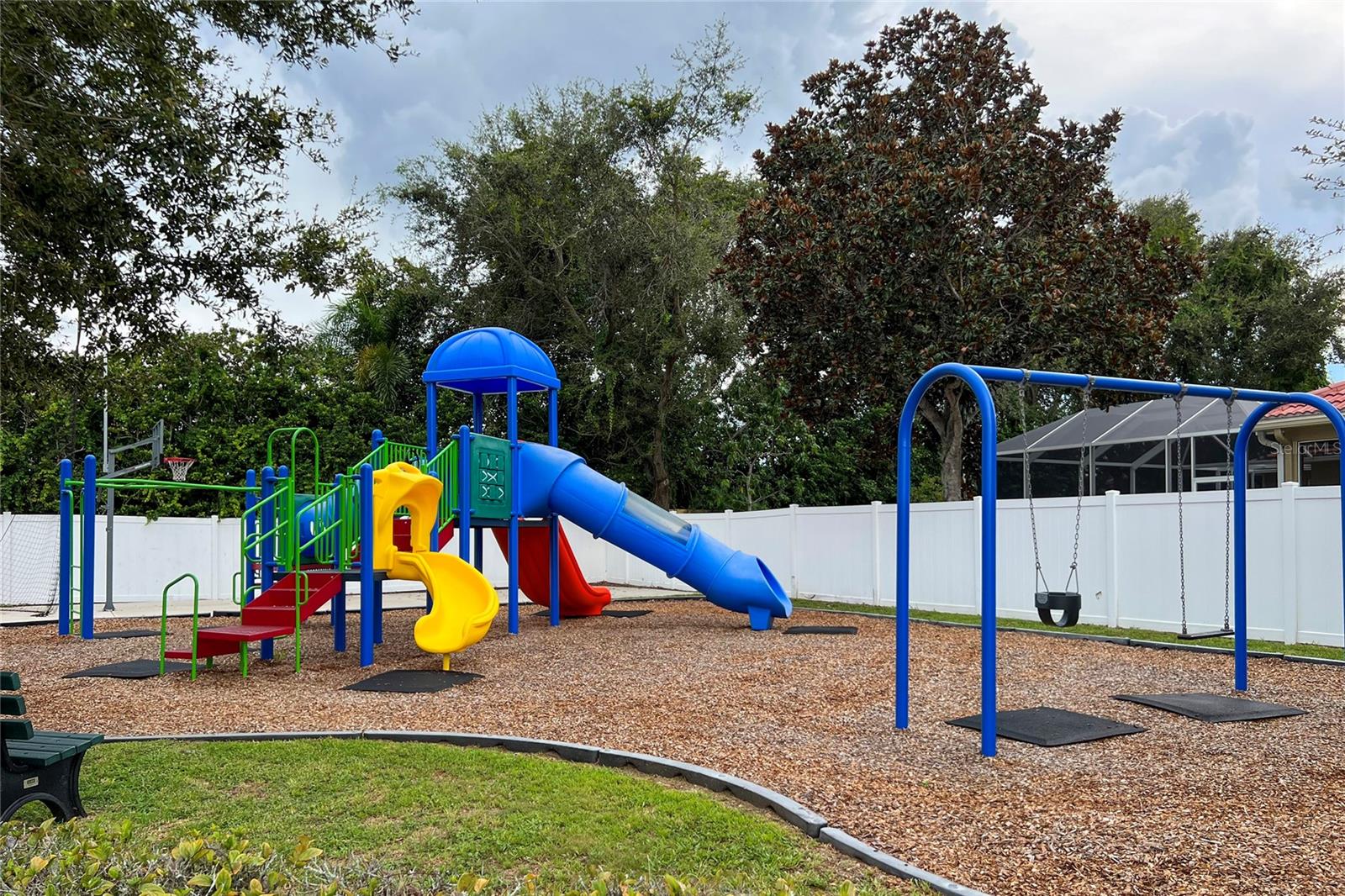 THREE OAKS - Residential