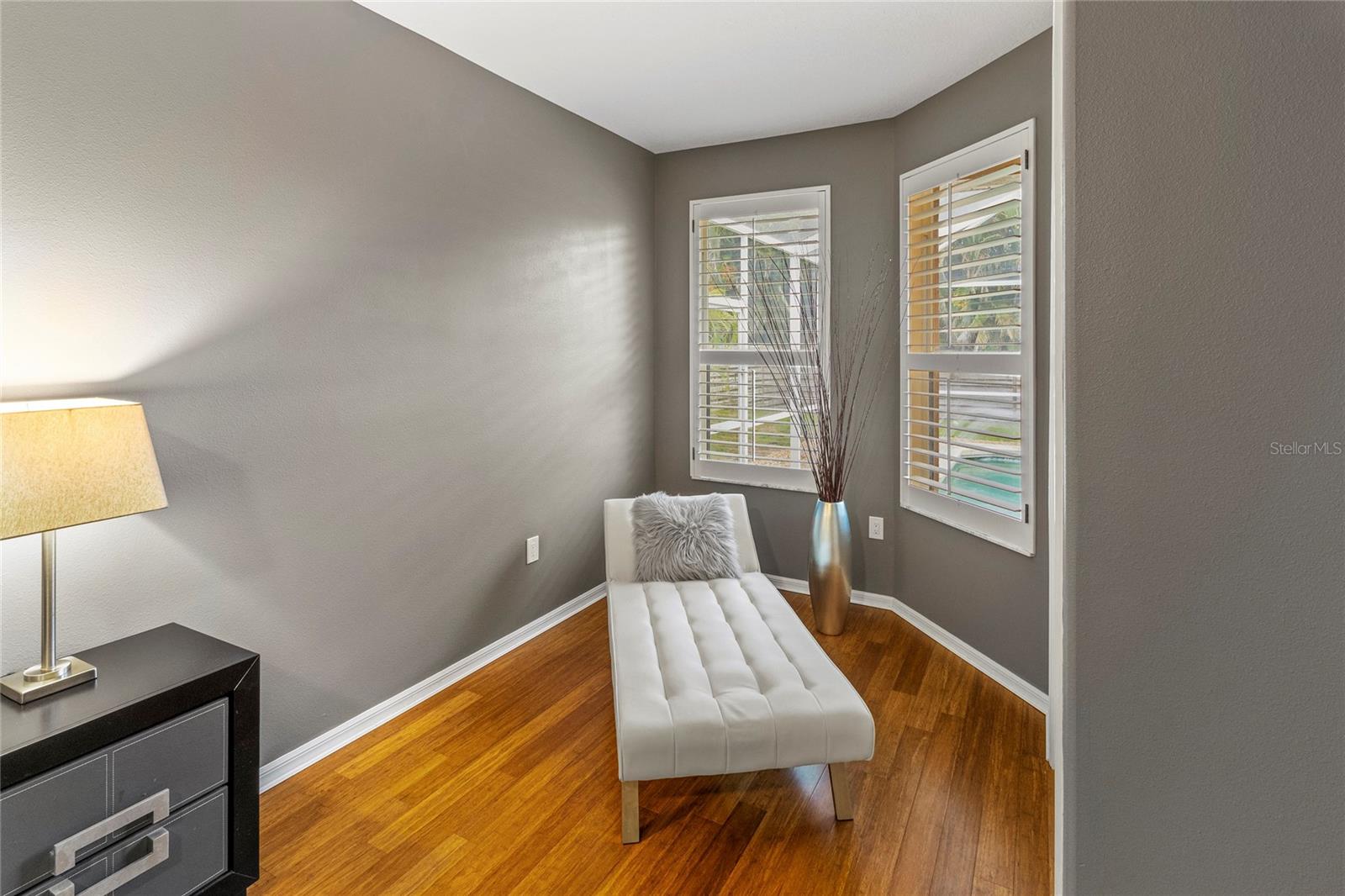 THREE OAKS - Residential