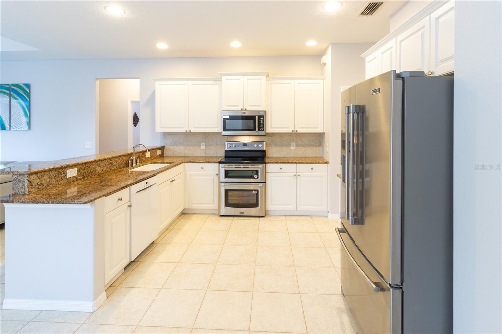 THREE OAKS - Residential